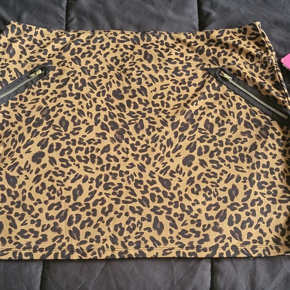 Xhilaration Dresses & Skirts - Xhilharation Knit Leopard Print Mini Skirt NEW NWT zippers punk rock XXL
